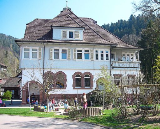 Im ehemaligen Schulhaus der früheren Gemeinde Rötenbach ist heute eine Kindertagesstätte untergebracht. Foto: Kita Foto: Schwarzwälder Bote