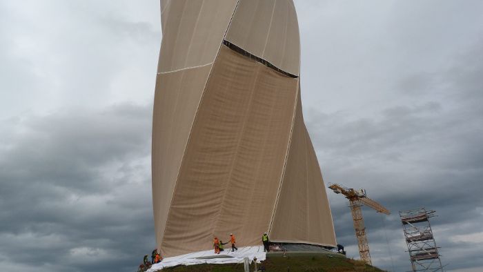Großes Finale: Test-Turm-Hülle ist vollendet