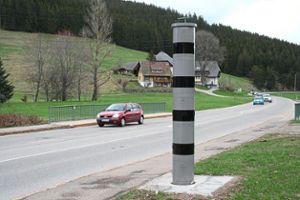 3900 Geschwindigkeitsverstöße hat der neue Blitzer in Schönenbach seit Dezember 2018 registriert. Der schnellste Fahrer war mit 104 Stundenkilometer unterwegs.   Foto: Liebau