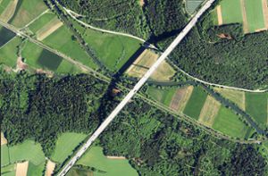 Die Autobahnbrücke bei Weitingen Foto: Landesarchiv/StAL/EL68IX-18426