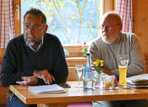 Thomas Müllerschön (von links), Geschäftsführer des Energiebergs Karlsruhe und Roland Helber, SPD-Mitglied aus Schömberg (ehemaliger Bürgermeister von Sulz am Eck) Foto: Stadler Foto: Schwarzwälder Bote