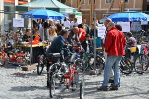 Auf dem Ledermarkt findet wieder eine Fahrradbörse statt. Informationen zu Sicherheitstrainings, auch speziell für Frauen, gibt’s aus erster Hand. Foto: Wagner