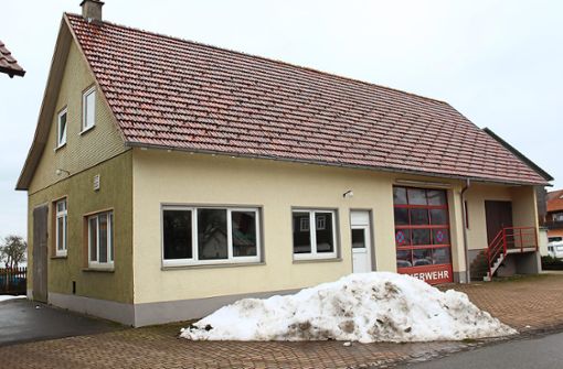 In der Gemeinde Simmersfeld gibt es nur noch ein nichtzertifiziertes Schlachthaus in Fünfbronn. Das Gebäude beherbergt auch die Feuerwehr. Foto: Köncke