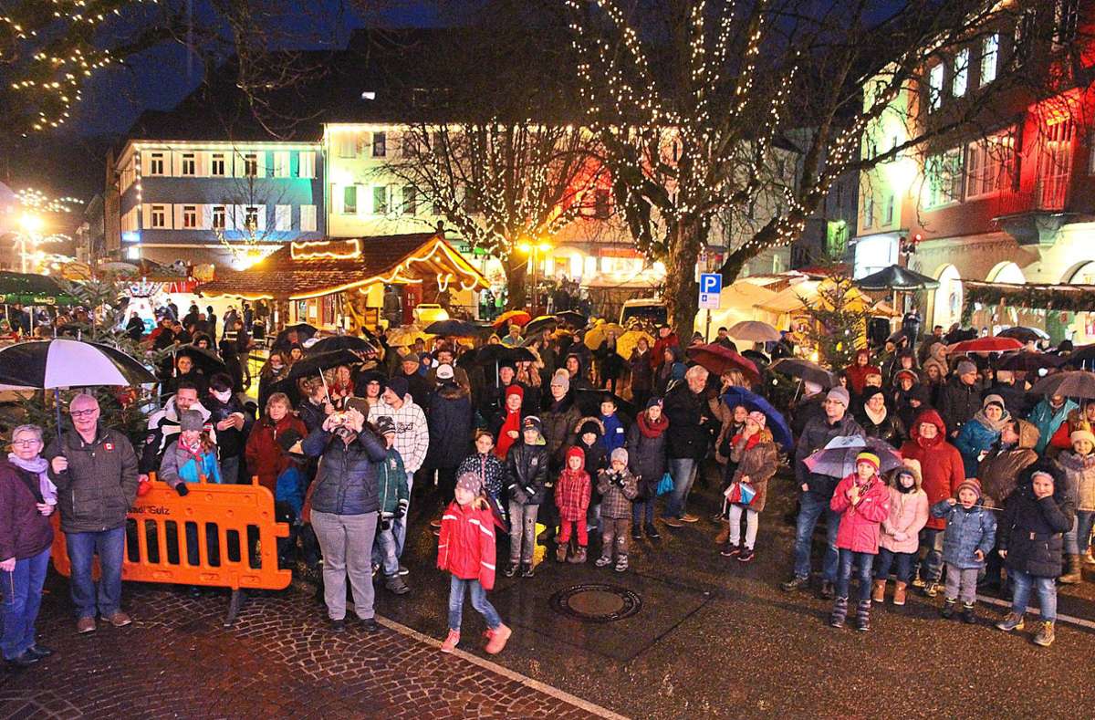Der Sulzer Marktplatz soll auch dieses Jahr mit Weihnachtsdeko beleuchtet werden. Foto: Steinmetz