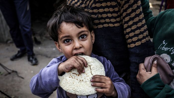 USA werfen Lebensmittel über dem Gazastreifen ab