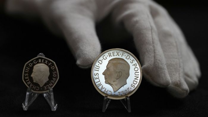 Erste Münzen mit Porträt von König Charles III. vorgestellt