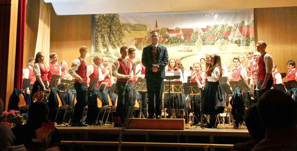 Die Musikvereine liefern beim Jahreskonzert ein abwechslungsreiches Programm.  Fotos: Vereine