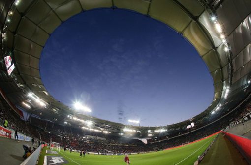 Der Mercedes-Stern ist beim VfB Stuttgart allgegenwärtig – auch im Stadion, das den Namen des Autobauers trägt. Foto: Pressefoto Baumann/Hansjürgen Britsch