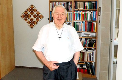 Heinrich Oesterle engagiert sich seit 60 Jahren mit Leib und Seele für andere Menschen.  Foto: Beyer Foto: Schwarzwälder Bote