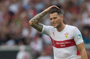 VfB-Spieler Daniel Ginczek hatte vor zweieinhalb Wochen vor dem Spiel gegen Hoffenheim einen Bandscheibenvorfall erlitten. In einer Münchner Klinik ließ  sich der 24-Jährige nun operieren. Foto: dpa