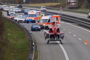 Die Autobahn war während der Unfallaufnahme einige Zeit voll gesperrt. Foto: SDMG/Dettenmeyer