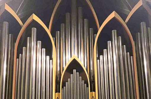Pomp and Circumstances spielten Albert Wochner und Rudolf Hendl vierhändig an der Orgel von St. Ulrich. Foto: Schuster