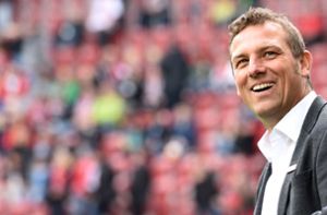 Weinzierl soll den VfB im zweiten Anlauf aus dem Keller führen. Foto: dpa