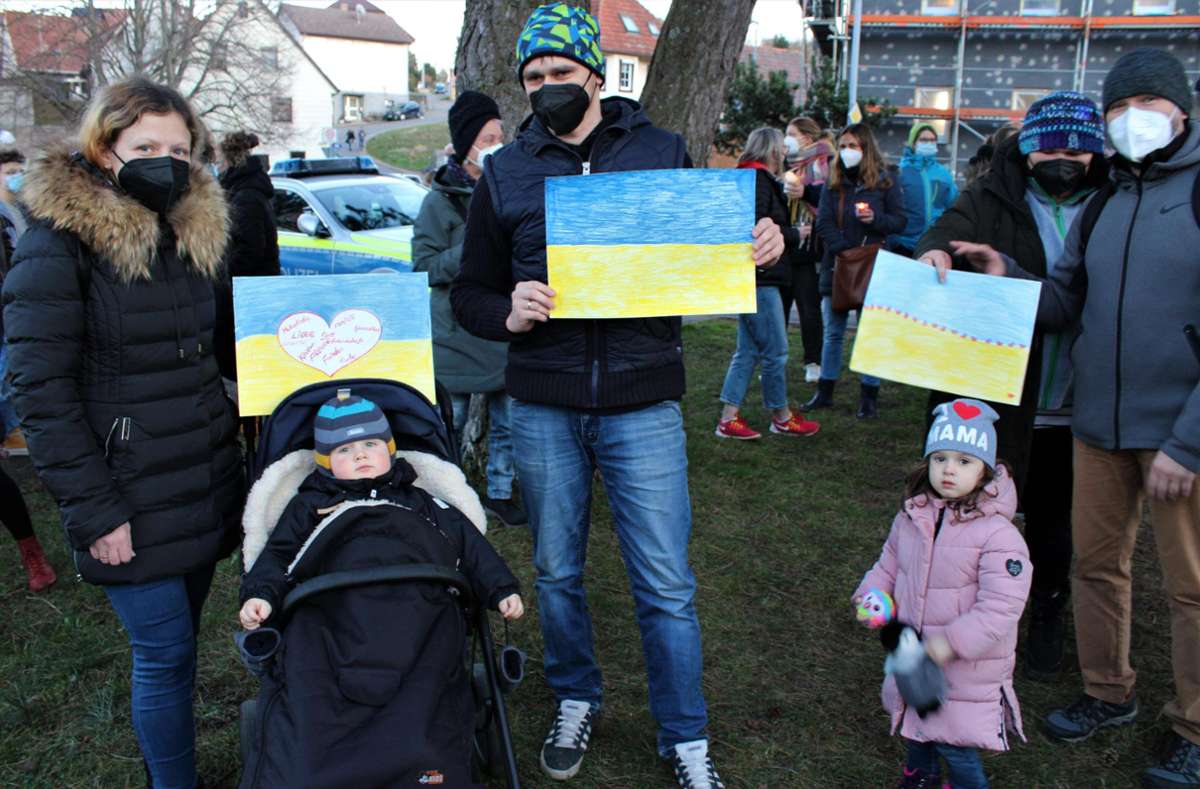 Die Familien Bogdan und Holub, von links, sind gebürtige Ukrainer. Foto: Gegenheimer
