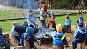 Europa-Wanderer beeindrucken die Kinder des Waldkindergartens