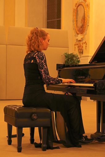 Elisabeth Brauß bietet beim Meisterkonzert in Oberndorf einen überzeugenden Auftritt. Foto: Weber Foto: Schwarzwälder Bote