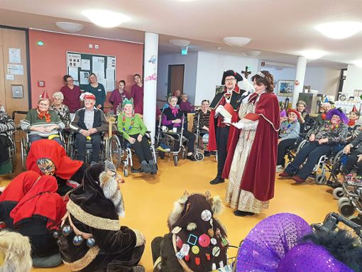 Das Horber Grafenpaar besuchte die Senioren bei ihren Fasnets-Feiern. Foto: Schwarzwälder Bote