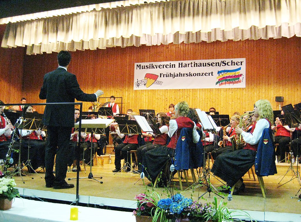 Junges Orchester, junges Programm: Der Musikverein Harthausen hat beim Frühlingskonzert beschwingt aufgespielt. Foto: Klein Foto: Schwarzwälder-Bote