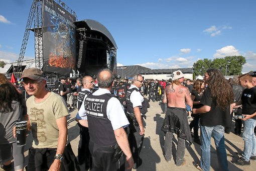 Am Samstag registrierte die Polizei auf dem Mini-Rock-Festival insgesamt drei Körperverletzungsdelikte. (Symbolfoto) Foto: Maier