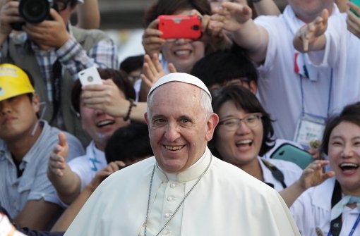 Gefeiert wie ein Popstar: Papst Franziskus in Südkorea Foto: dpa