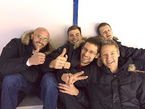 Daumen hoch: Sebastian Schweizer (hinten rechts) und seine Teamkollegen haben sich für die WM qualifiziert. Foto: Schweizer Foto: Schwarzwälder-Bote