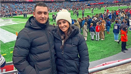 Marcel Yahyaijan schaute sich im Dezember zusammen mit Ehefrau Sharon  ein NFL-Spiel in Foxborough  zwischen den New England Patriots und Kansas City an. Foto: Yahyaijan