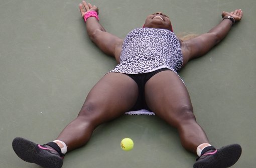 Komplett überwältigt: Serena Williams gewinnt zum sechsten Mal die US Open. Foto: dpa