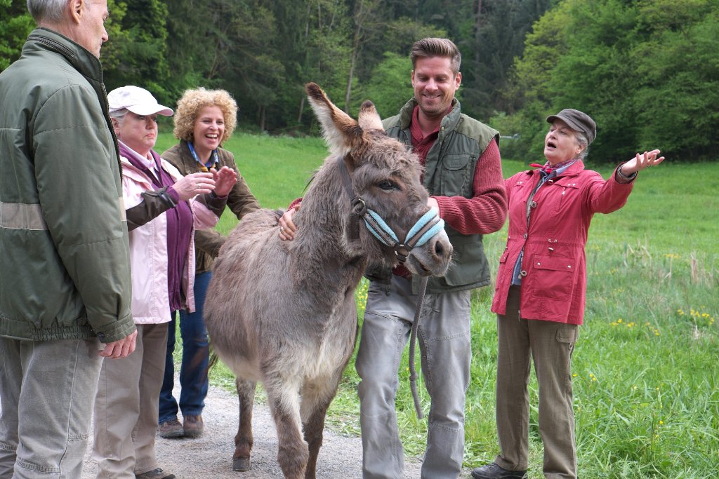 Region: Fallers-Familie geht mit Esel wandern