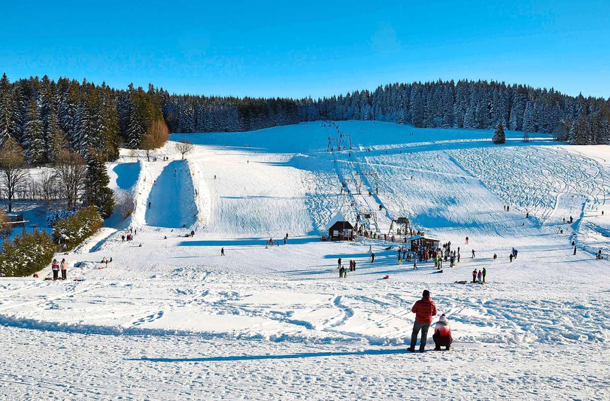 Die Skilifte der Region öffnen in diesen Tagen. Bereits am Freitag soll der Dobel-Skilift in Schönwald (Foto) in Betrieb gehen. Foto: Gemeinde Schönwald