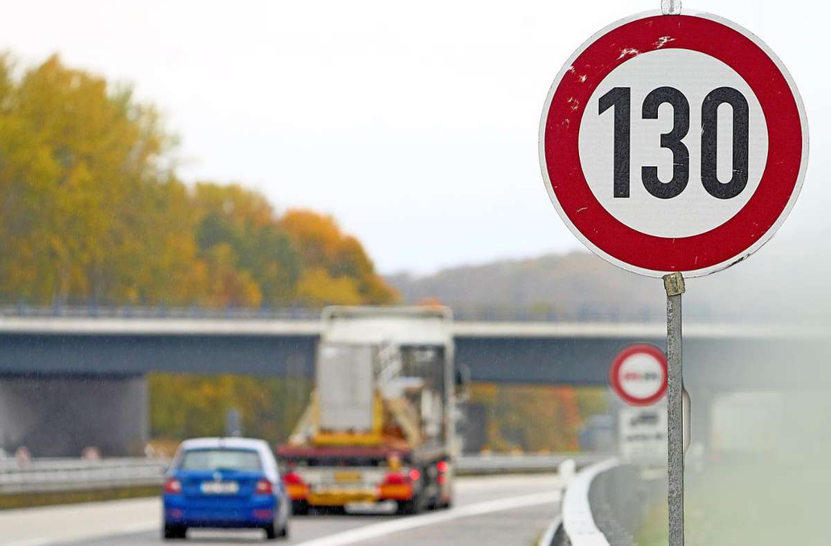 Die Debatte um ein befristetes Tempolimit auf Autobahnen ist im Gange. Foto: Eich
