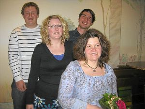 Von links: Dominik Ketterer, Julia Maier, Heinrich Oschwald und Barbara Oschwald. Foto: Bächle Foto: Schwarzwälder-Bote