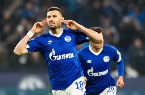 Daniel Caligiuri bleibt Schalke 04 treu.  Foto: dpa
