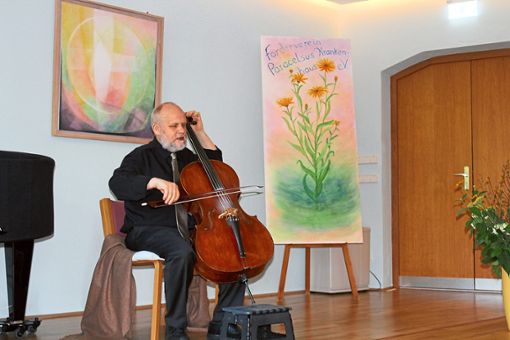 Ein  Konzert mit Ludwig Frankmar gab es im Paracelsus-Krankenhaus Bad Liebenzell. Foto: Veranstalter Foto: Schwarzwälder Bote