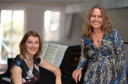 Pianistin Rita Kaufmann und Marie Theres Relin beim Hauskonzert in der Altheimer Straße Foto: Richard Menzel