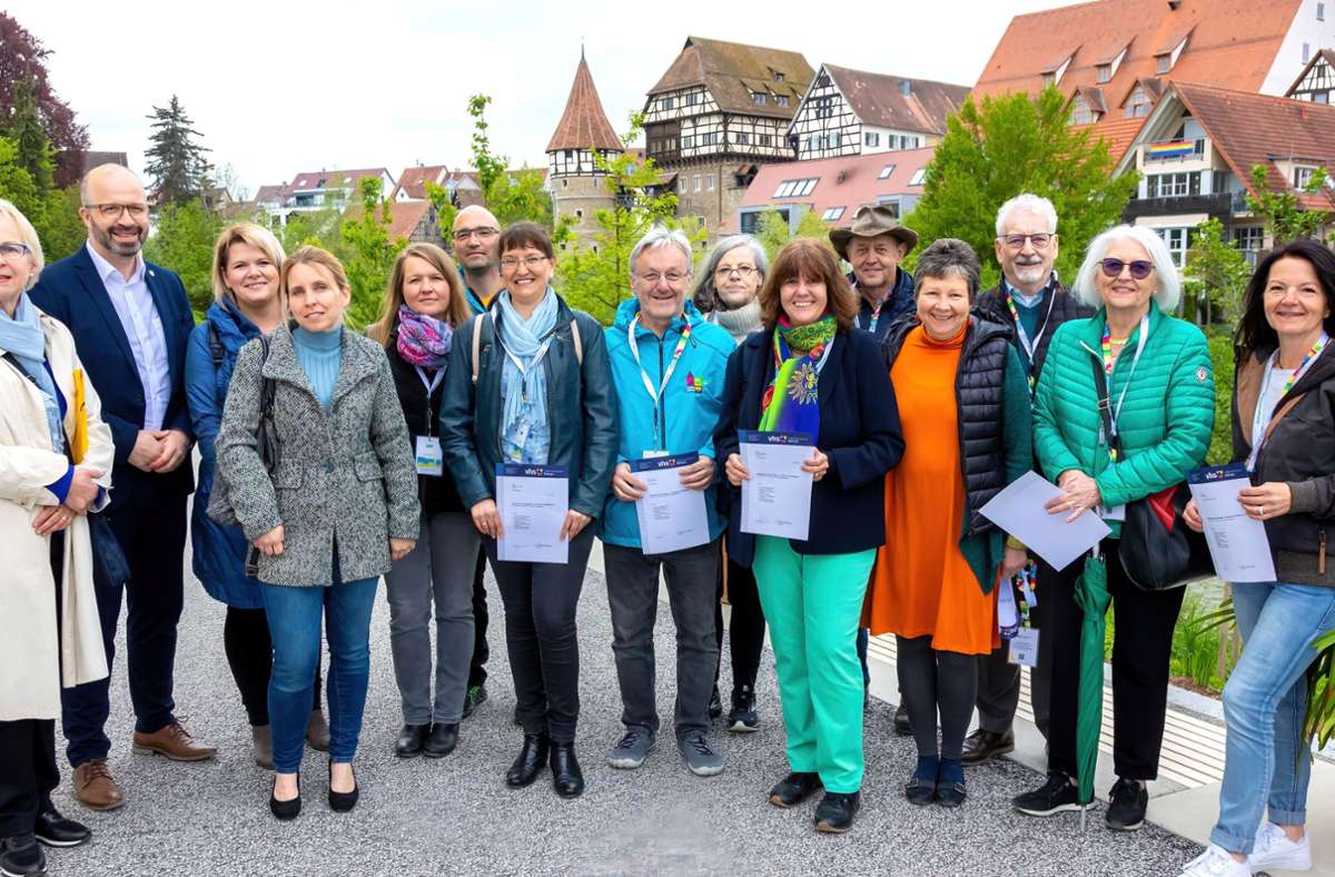 Am Samstag haben zehn neue  Stadtführer ihre Prüfung abgelegt, die sich nun darauf freuen, Einheimischen und Touristen die Eyachstadt näher zu bringen. Foto: Roland Beck
