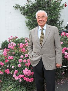 Ehrenbürger Hermann Bantle feiert am Sonntag in Bösingen seinen 90. Geburtstag.  Foto: Hölsch Foto: Schwarzwälder Bote