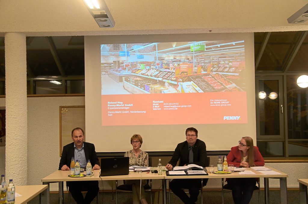 Vertreter von Lebensmittelanbietern stellten in Simmozheim ihre Vorstellungen für die örtliche Nahversorgung vor. Foto: Bausch Foto: Schwarzwälder Bote
