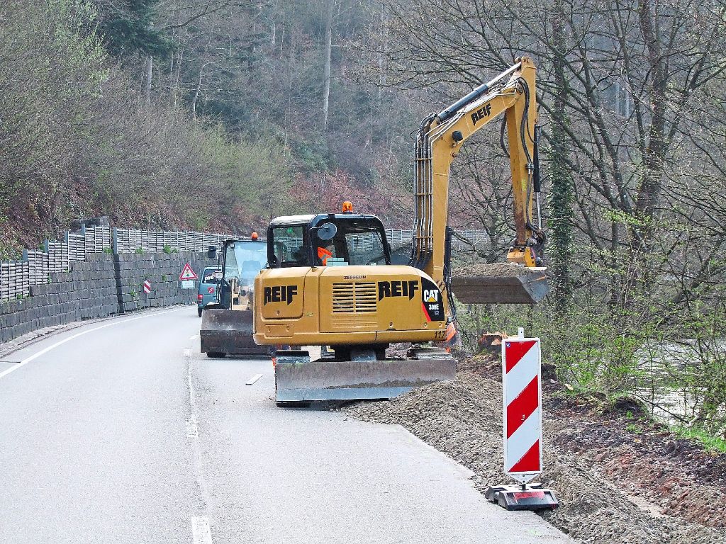 Ab Montag wird der Abschnitt zwischen dem Abzweig Eyachbrücke und dem Ortsausgang Höfen saniert