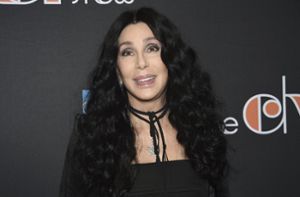Kurz vor ihrem 75. Geburtstag kündigt Cher einen Film über ihr Leben an (Archivbild). Foto: dpa/Evan Agostini