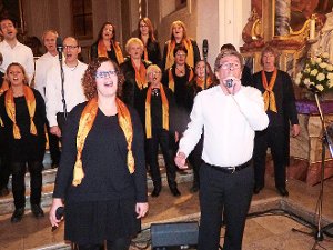 Der Chor Get Gospel schenkte seinen Zuhörern in Hüfingen einen stimmungsvollen Einstieg in den Advent.   Foto: Bombardi Foto: Schwarzwälder-Bote