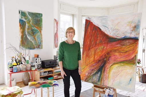 Barbara Volz zeigt ihre neueste Arbeit in ihrem  Atelier in der Königstraße 21. Foto: Siegmeier Foto: Schwarzwälder Bote