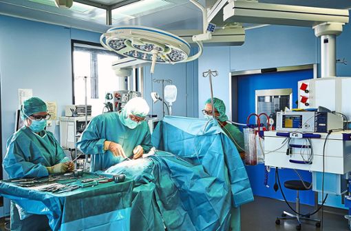Eingriff am Zollernalb-Klinikum: Operationen sollen künftig vermehrt ambulant ausgeführt werden. Foto: Pudimat