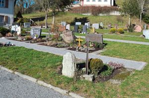 Bestattungen auf den drei Friedhöfen in der Gemeinde (hier Schenkenzell) werden teilweise heftig teurer, werden aber vom Gemeinderat als unausweichlich verteidigt. Foto: Herzog