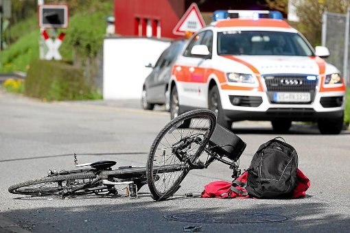 Am Mittwochnachmittag ist ein Fahrradfahrer bei einem Unfall auf der B 500 zwischen Zuflucht und Alexanderschanze lebensgefährlich verletzt worden. (Symbolfoto) Foto: Eich