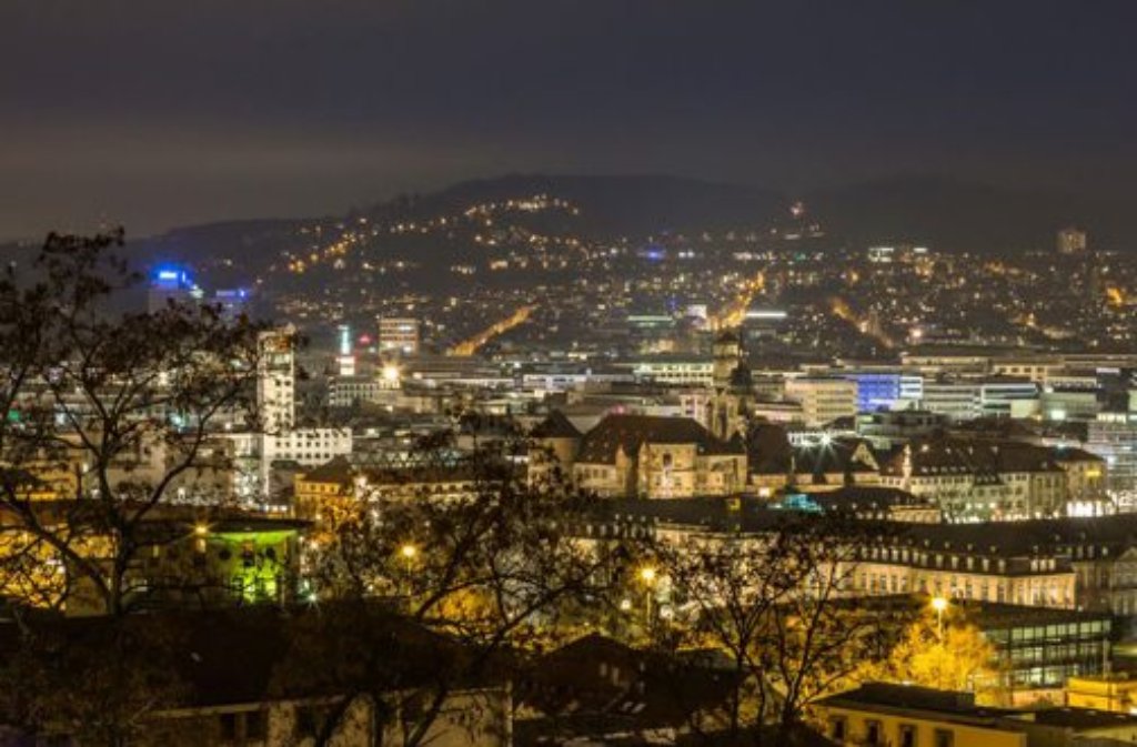 Panorama-Blick über Stuttgart: Vom Eugensplatz aus zeigt sich die Landeshauptstadt von ihrer strahlendsten Seite.