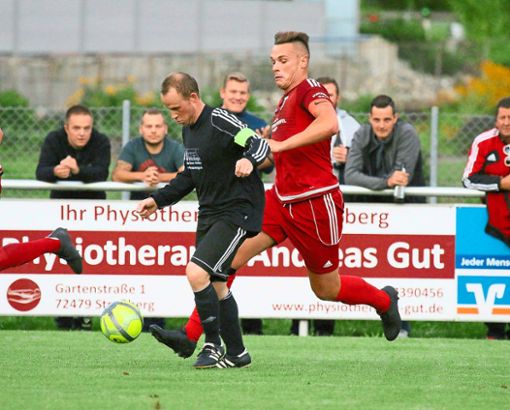 In der vergangenen Spielzeit gewann Straßberg zu Hause gegen Nusplingen (schwarze Spielkleidung)  mit 3:1. Foto: Kara