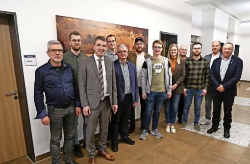 Der neu gewählte Musikerausschuss der Stadtkapelle Wolfach mit Bürgermeister Thomas Geppert (Dritter von links) Foto: /Dorn