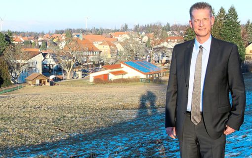 Bürgermeister Christoph Schaack ist stolz auf sein Dobel. Foto: Gegenheimer Foto: Schwarzwälder Bote