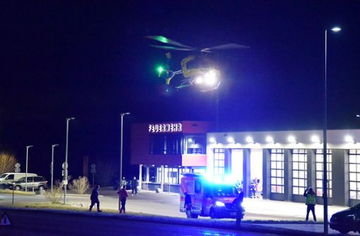 Der lebensgefährlich verletzte  junge Mann wurde mit dem Hubschrauber in eine Klinik geflogen. Foto: Stephan Wegner