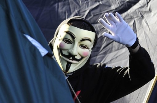 Mit sogenannten Vendetta-Masken maskierten sich bislang unbekannte Räuber bei mehreren Überfällen in und um Sindelfingen. Foto: dpa/Symbolbild